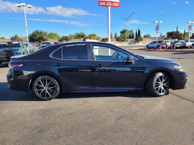 2023 toyota camry se