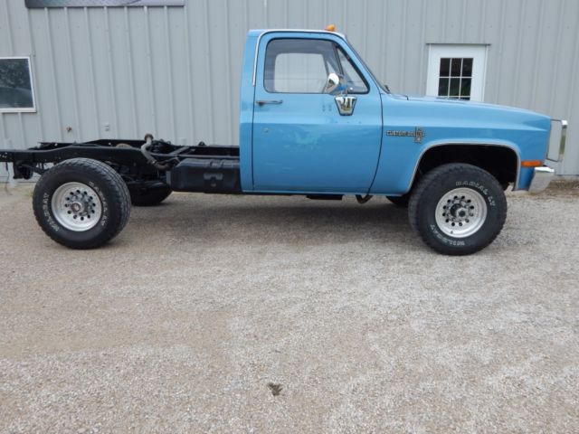 silverado k30, 4x4, 350 v-8, 4-speed, rust free truck