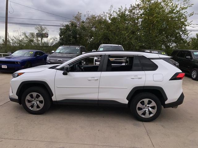 2021 toyota rav4 le