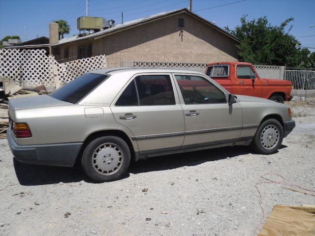 1986 mercedes benz 300e for restoration, or parts