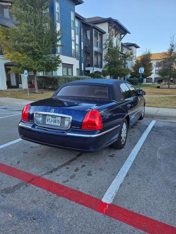 2011 lincoln town car signature limited