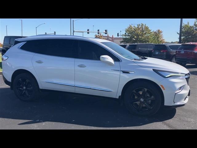 2023 buick enclave essence awd