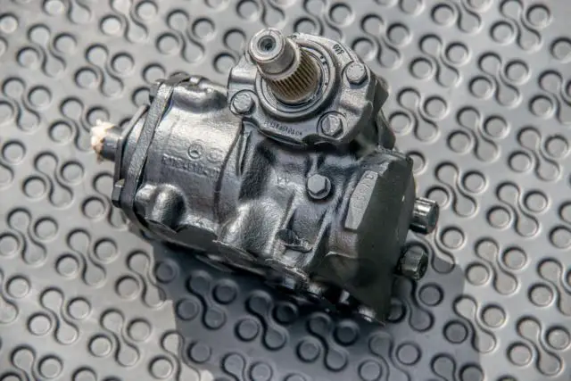 new!!! power steering gearbox for mercedes w116 w123 & r107 sl