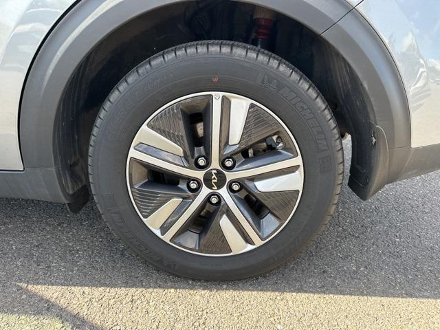 2022 kia niro lxs