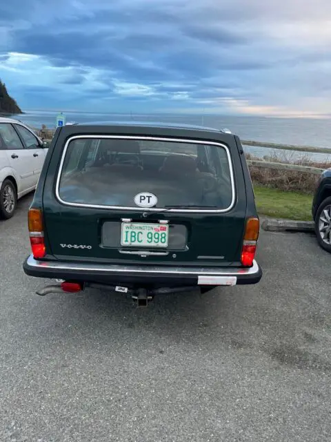 1970 volvo 145s wagon green rwd manual