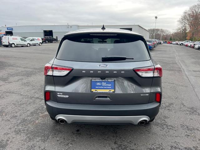 2021 ford escape se