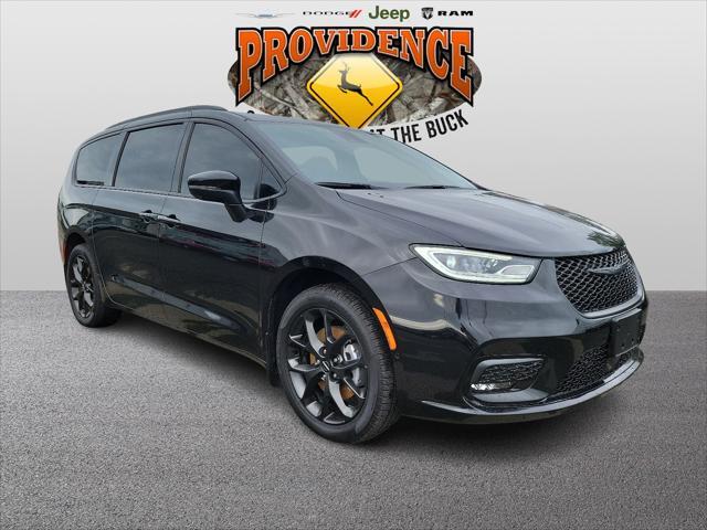 2023 chrysler pacifica touring-l