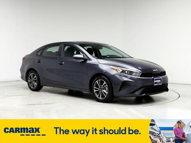 2023 kia forte lxs
