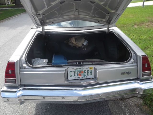 monte carlo 1976 silver good condition bench seat