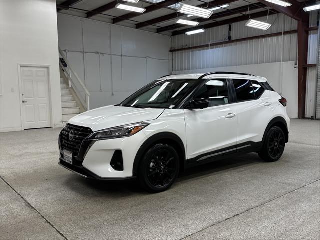 2024 nissan kicks sr