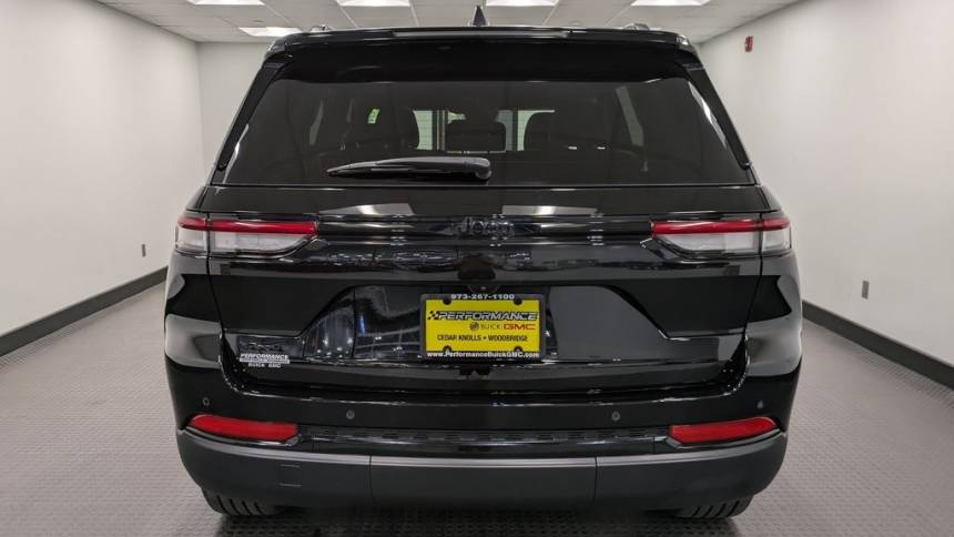 2023 jeep grand cherokee altitude