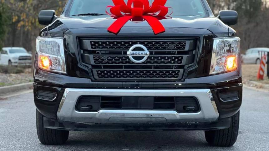 2022 nissan titan sv