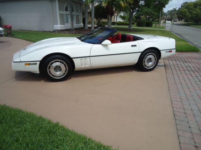 1987 corvette -29,055 miles -gorgeous - showroom condition -looks like new