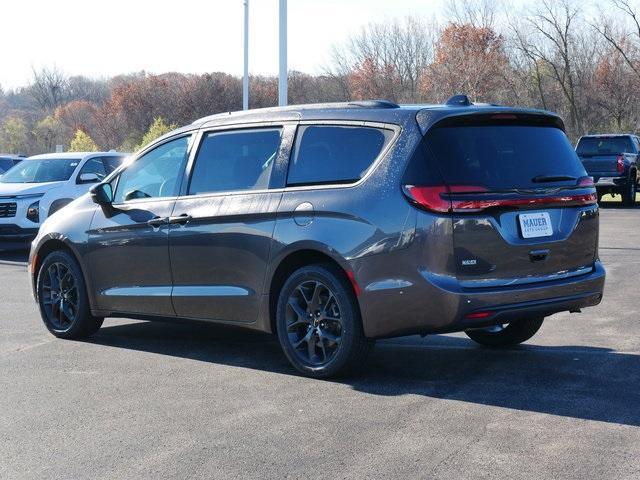 2023 chrysler pacifica touring-l
