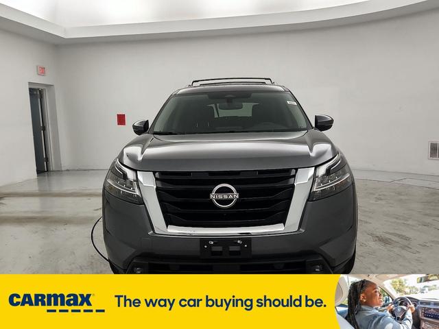 2022 nissan pathfinder sl