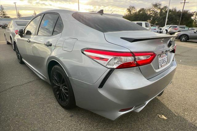2020 toyota camry se