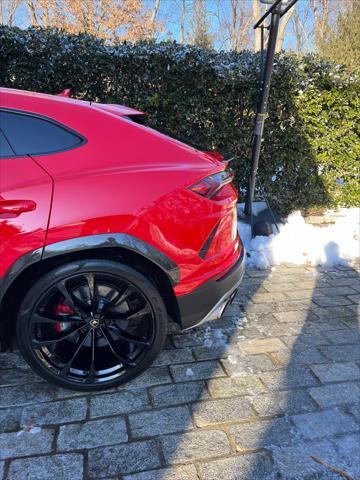 2021 lamborghini urus suv