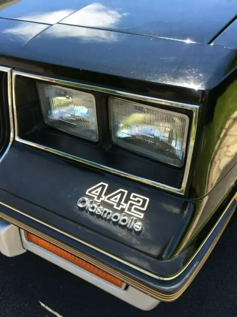 1986 oldmobile 442 .all original .super low miles .t tops
