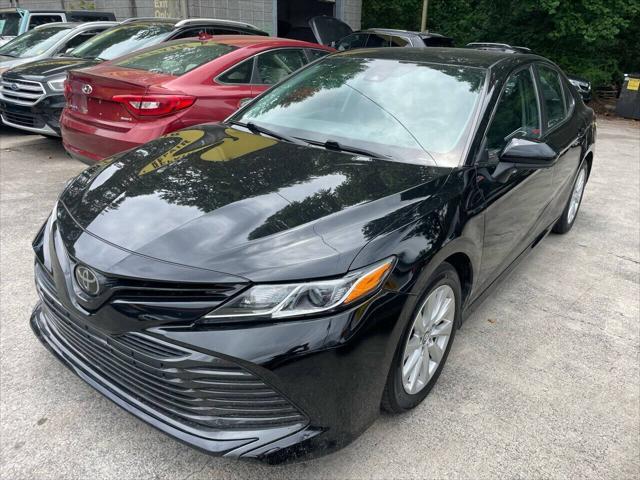 2019 toyota camry le