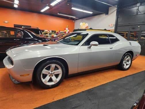 2012 dodge challenger in northwoods, illinois