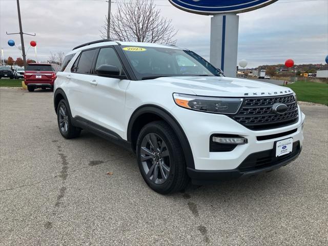2023 ford explorer xlt