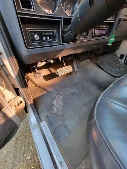 1986 d100/d150 pickup 2wd, 8cyl, 318 cid (5.2 l), 3 speed auto. tran. 2bbl carb