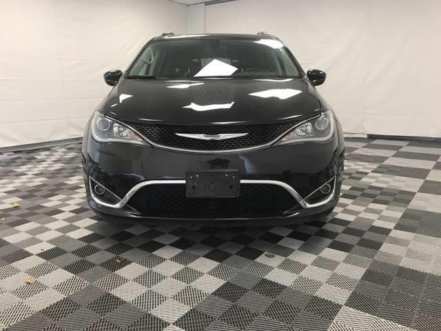 2017 chrysler pacifica touring-l touring-l 4dr mini-van for sale in derby, connecticut