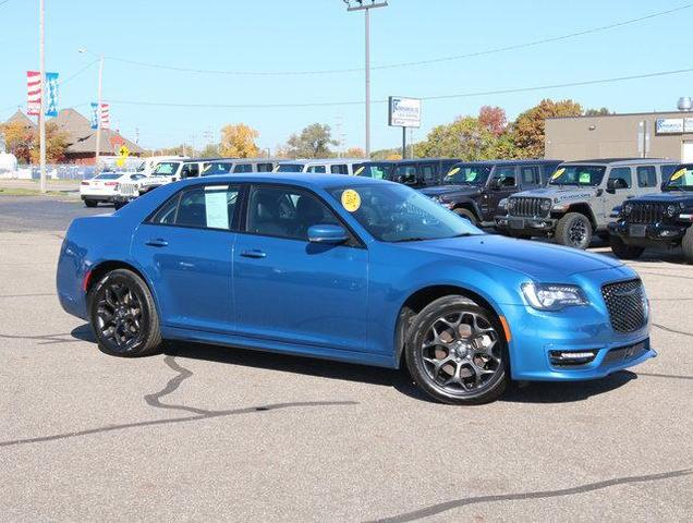 2022 chrysler 300 touring