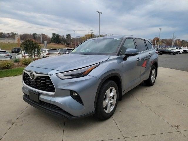 2022 toyota highlander le