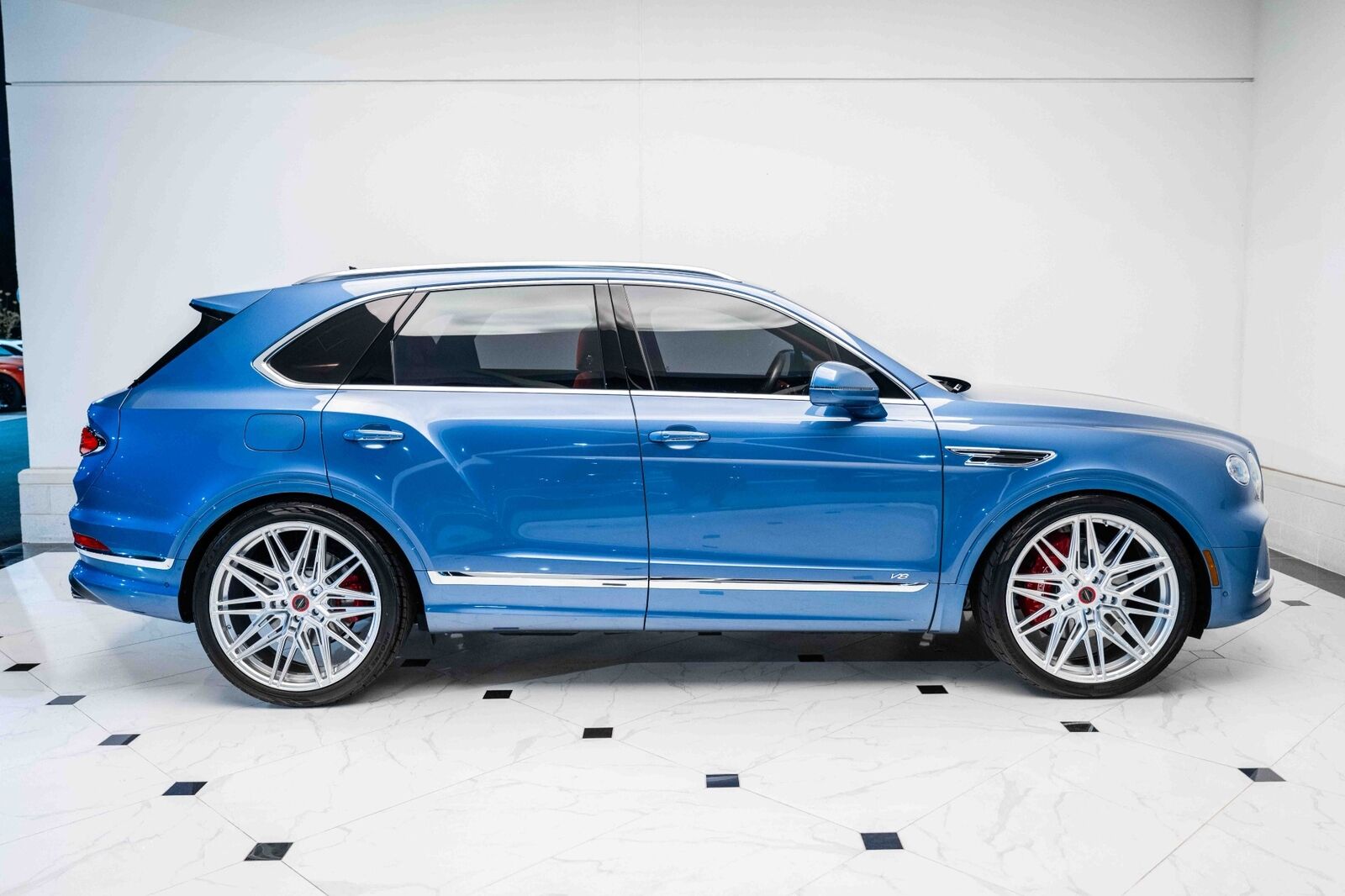 2022 bentley bentayga v8