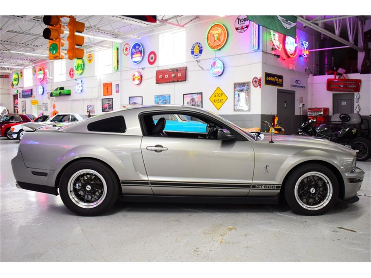 2008 ford mustang