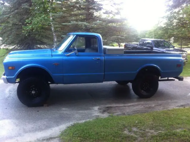 1969 chevy pick up 4 wheel drive 3/4 ton