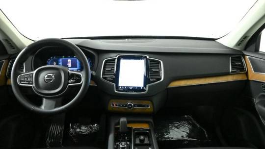 2024 volvo xc90 b5 plus bright theme