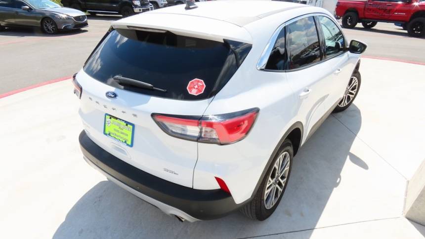 2022 ford escape sel