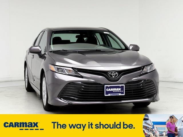 2019 toyota camry le