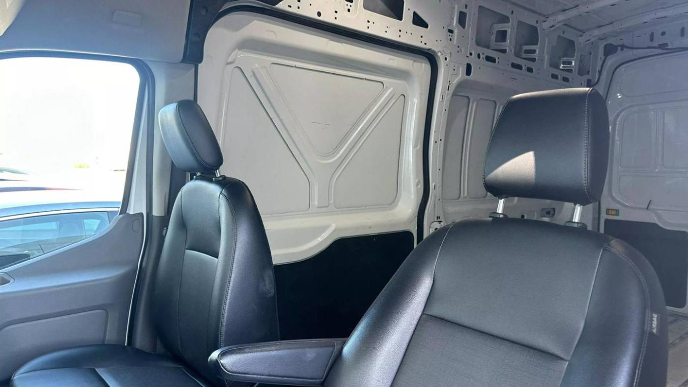 2023 ford transit 250