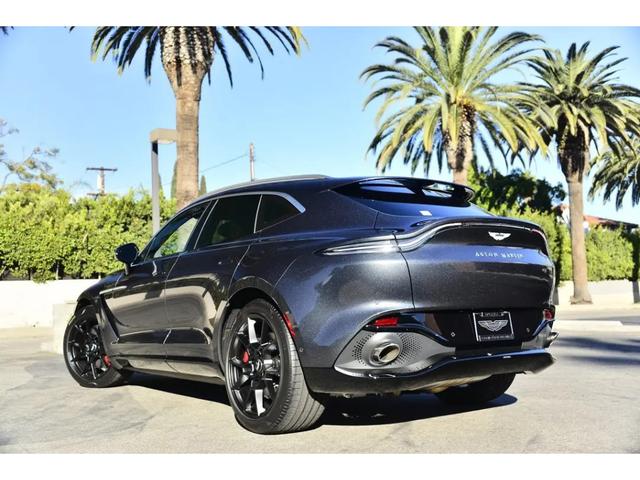 2021 aston martin dbx suv