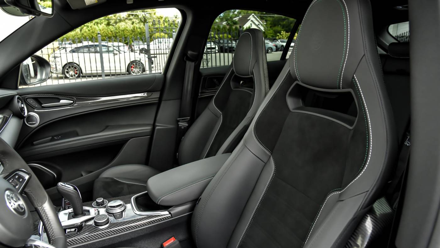 2023 alfa romeo stelvio quadrifoglio