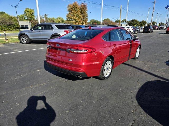 2020 ford fusion se