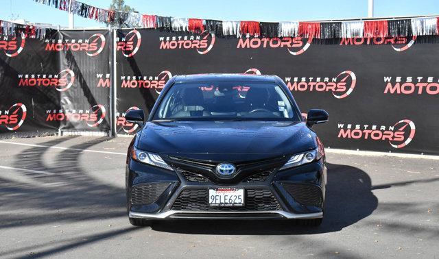 2023 toyota camry hybrid xse