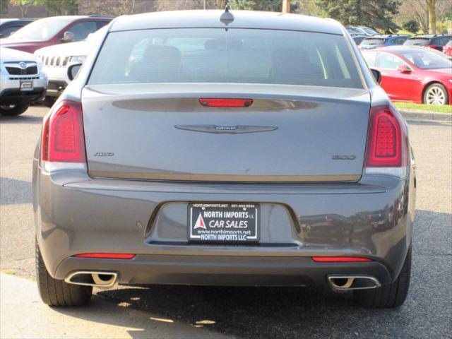 2021 chrysler 300 touring