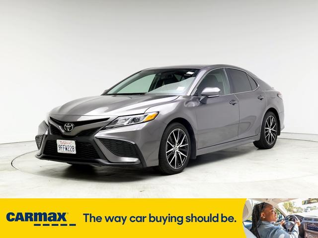 2023 toyota camry se