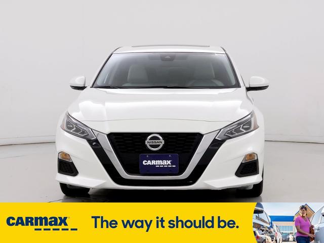 2021 nissan altima sv