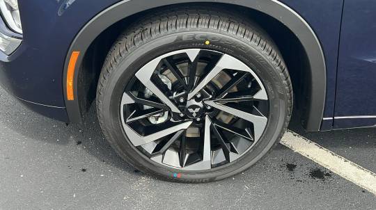 2024 Mitsubishi Outlander