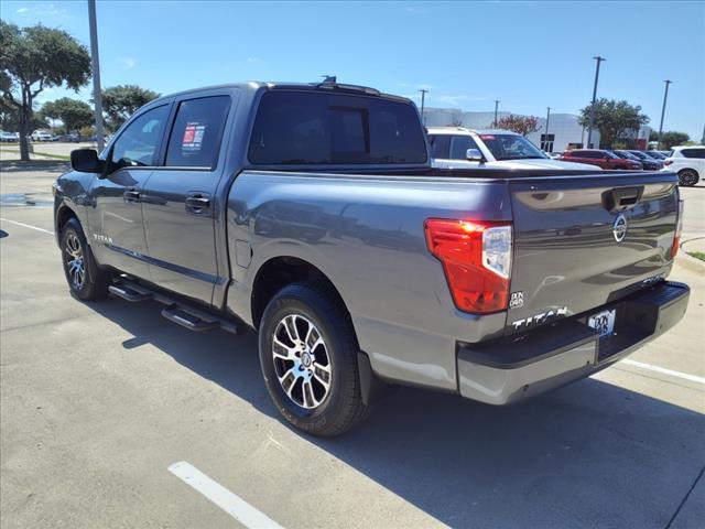 2022 nissan titan sv