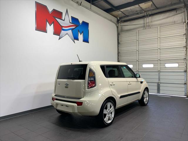 2011 kia soul !