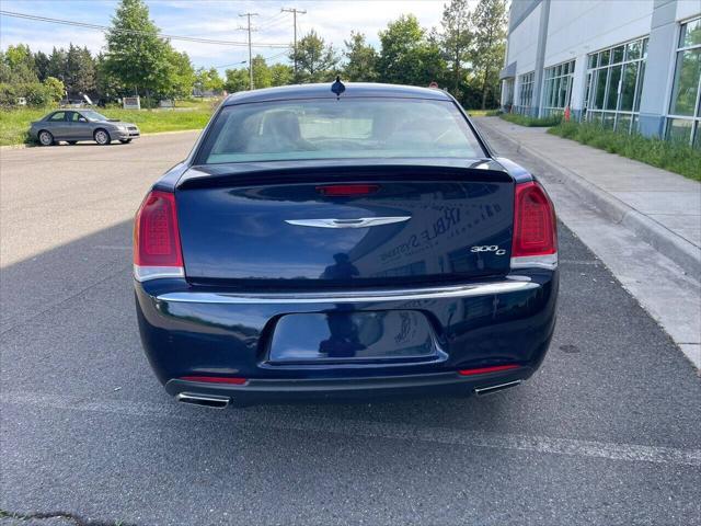 2016 chrysler 300 s