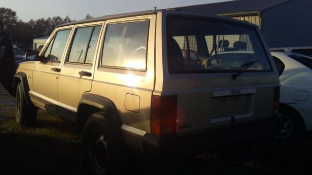1993 jeep cherokee sport 4x4 4.0 high output 5 speed w/ a/c *** rare ***