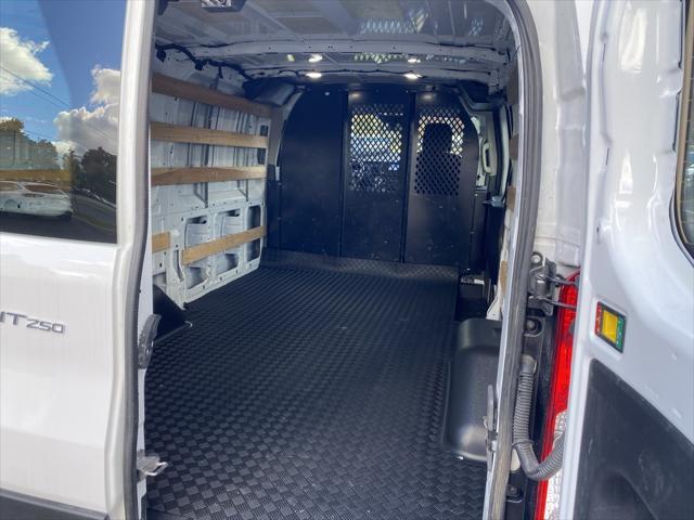 2023 ford transit-150 base