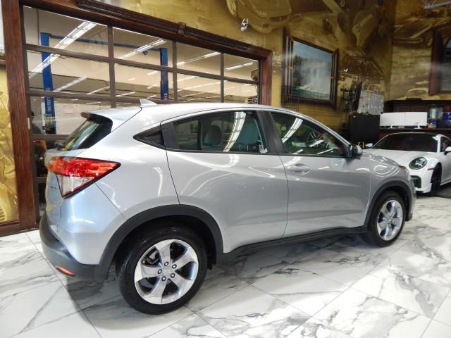 2022 honda hr-v lx